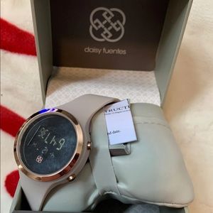 daisy fuentes digital watch instructions